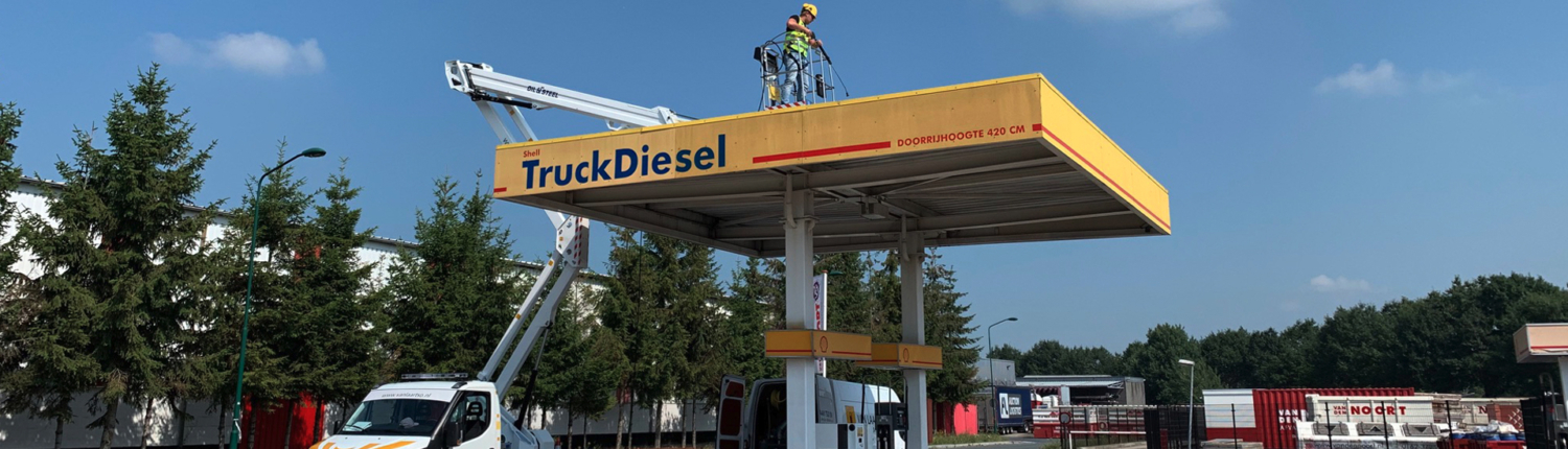 Truckdiesel luifelreiniging